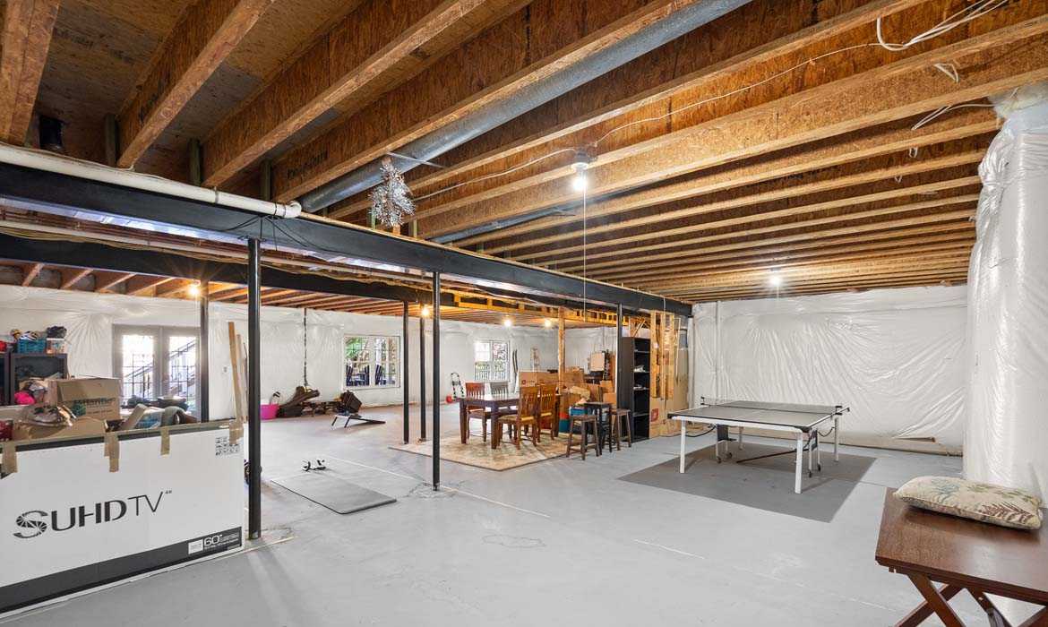 Garrell Group Top Leesburg Realtor 18771 Kipheart Dr web 38