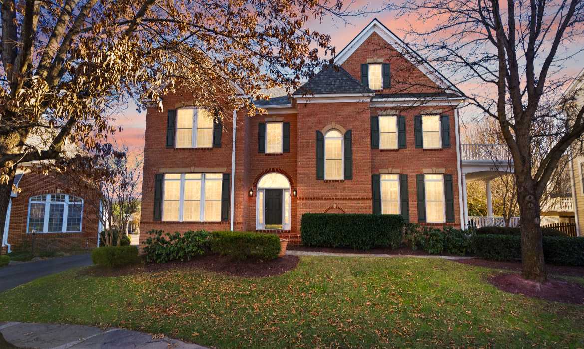 Garrell Group Top Leesburg Realtor 19126 Stream Crossing Ct web 02