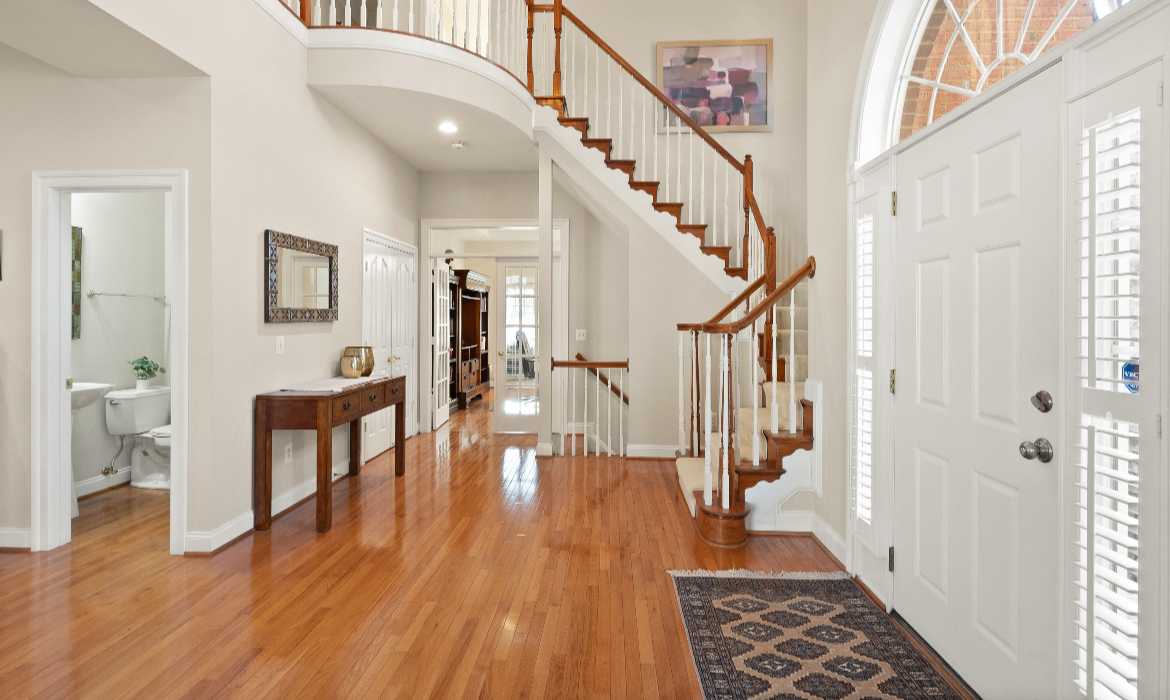 Garrell Group Top Leesburg Realtor 19126 Stream Crossing Ct web 06