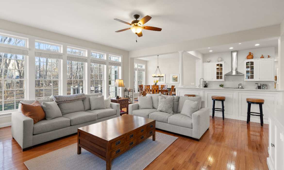 Garrell Group Top Leesburg Realtor 19126 Stream Crossing Ct web 11