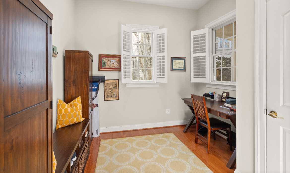 Garrell Group Top Leesburg Realtor 19126 Stream Crossing Ct web 15