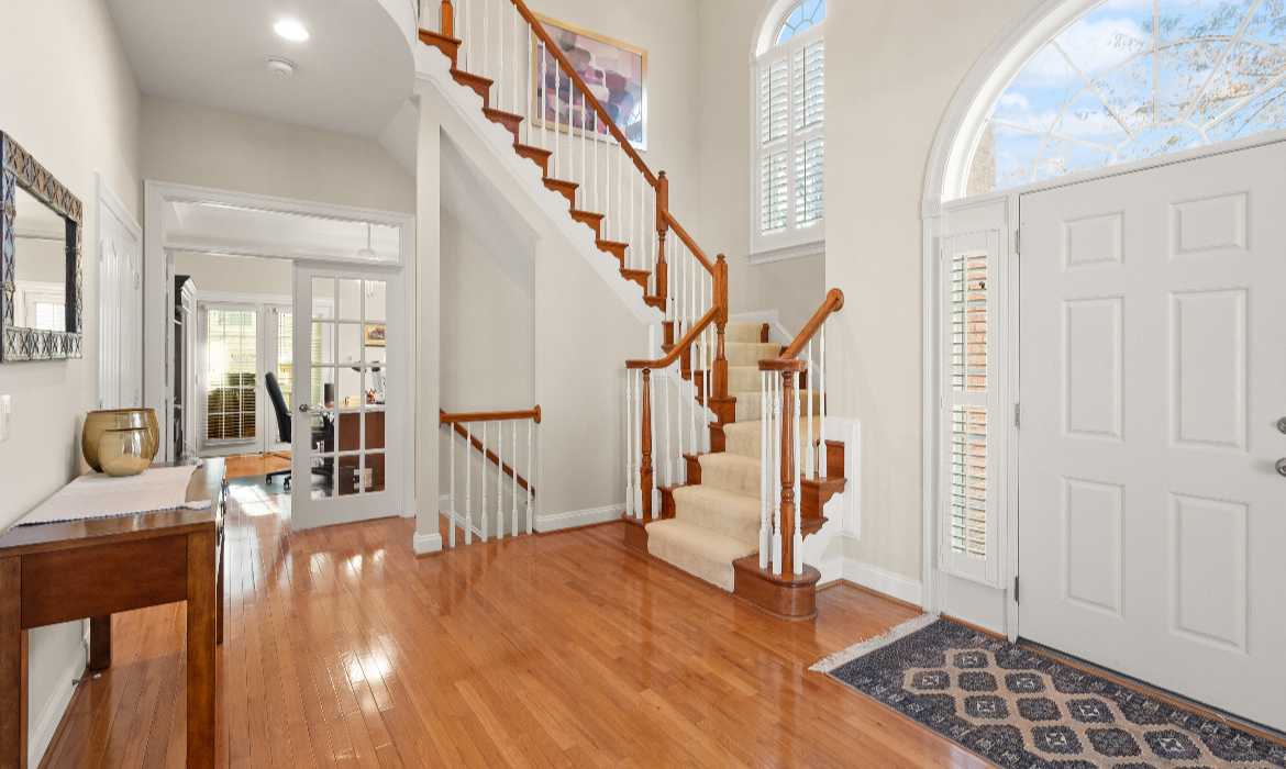 Garrell Group Top Leesburg Realtor 19126 Stream Crossing Ct web 16