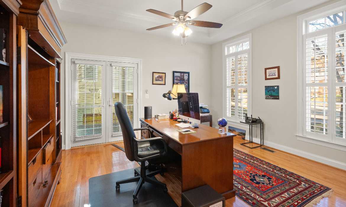 Garrell Group Top Leesburg Realtor 19126 Stream Crossing Ct web 17