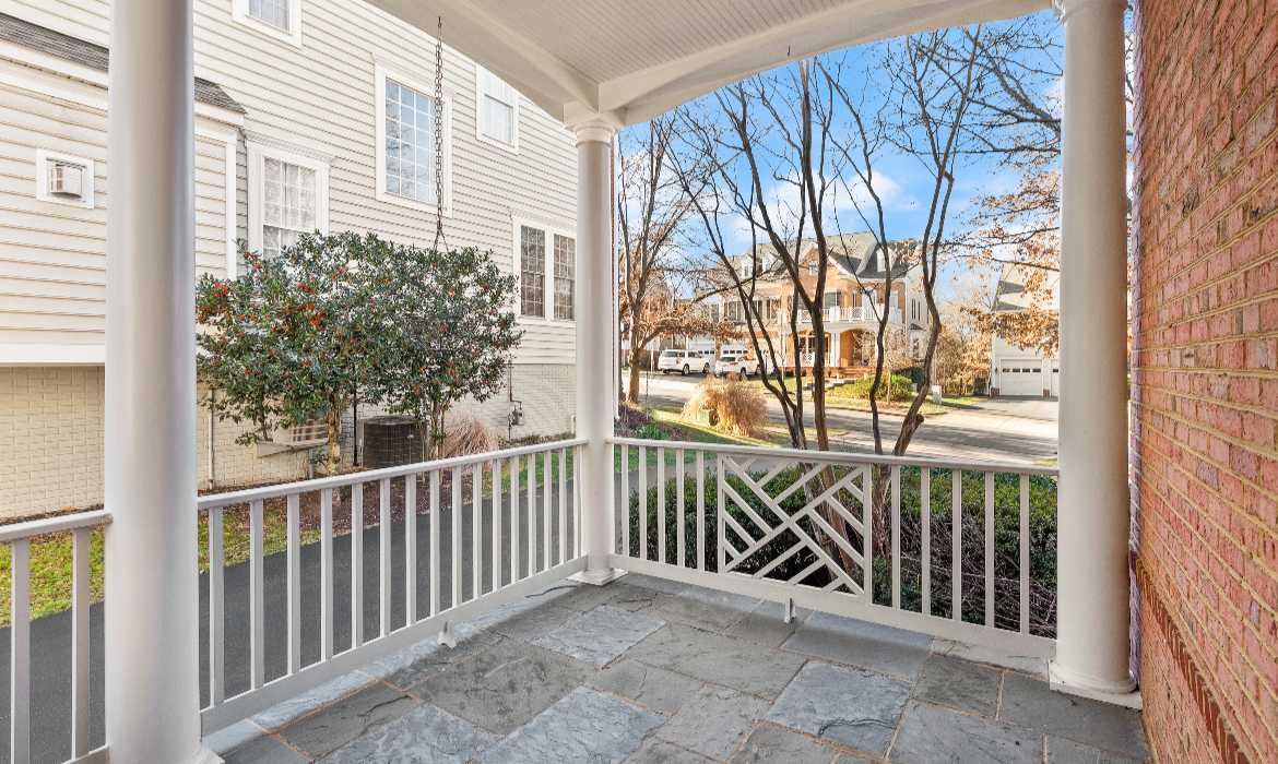 Garrell Group Top Leesburg Realtor 19126 Stream Crossing Ct web 19