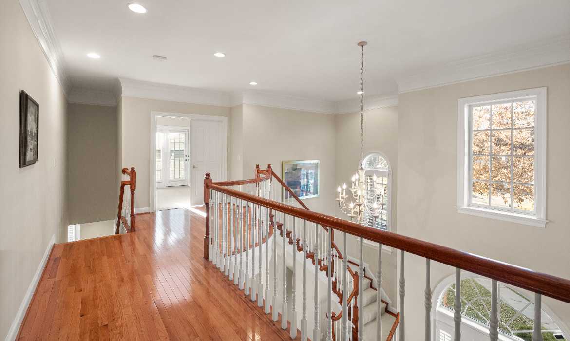 Garrell Group Top Leesburg Realtor 19126 Stream Crossing Ct web 21