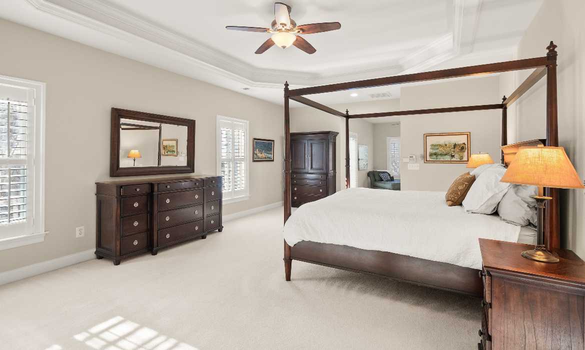 Garrell Group Top Leesburg Realtor 19126 Stream Crossing Ct web 22