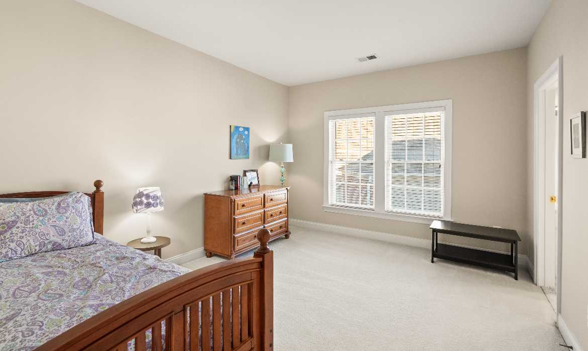 Garrell Group Top Leesburg Realtor 19126 Stream Crossing Ct web 32