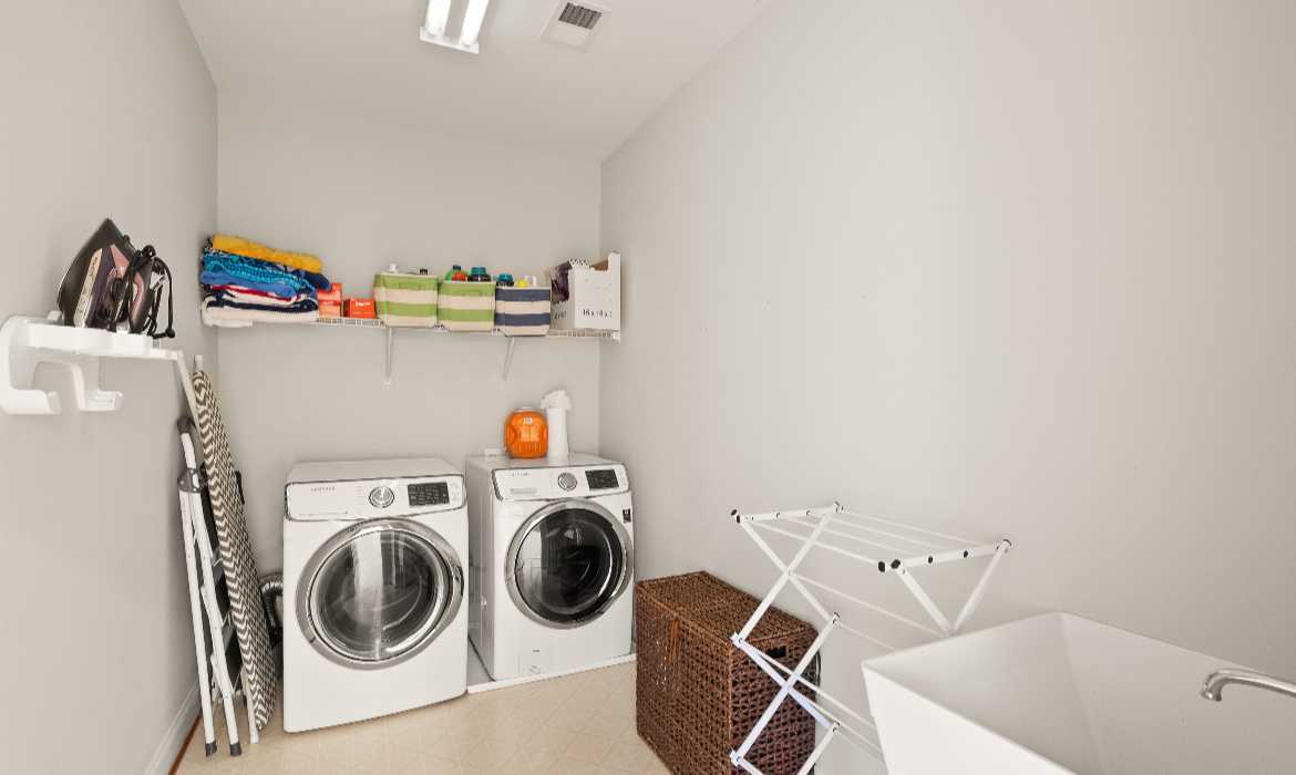 Garrell Group Top Leesburg Realtor 19126 Stream Crossing Ct web 35