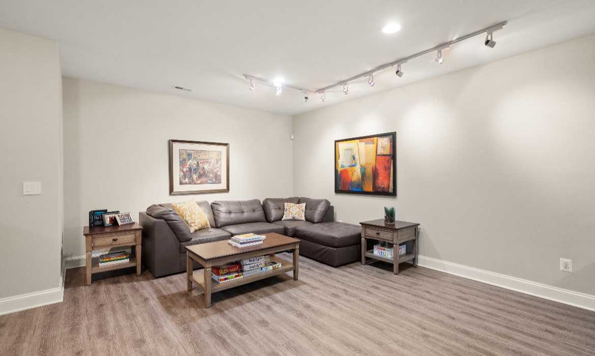 Garrell Group Top Leesburg Realtor 19126 Stream Crossing Ct web 40