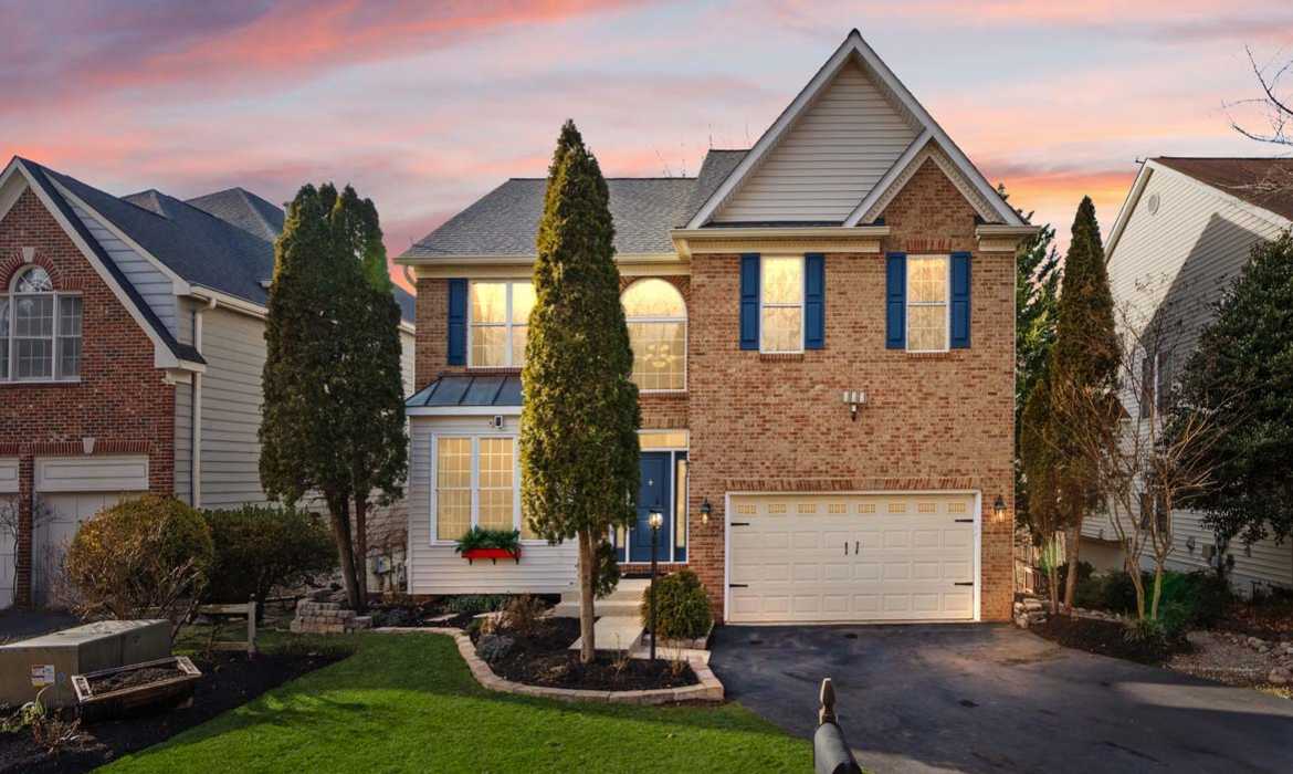 Garrell Group Top Sterling Realtor 21147 Brookside Ln web 01