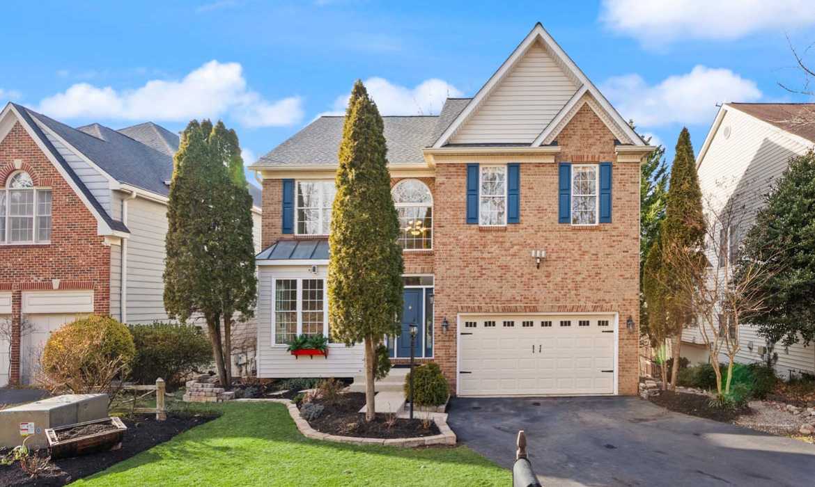 Garrell Group Top Sterling Realtor 21147 Brookside Ln web 02