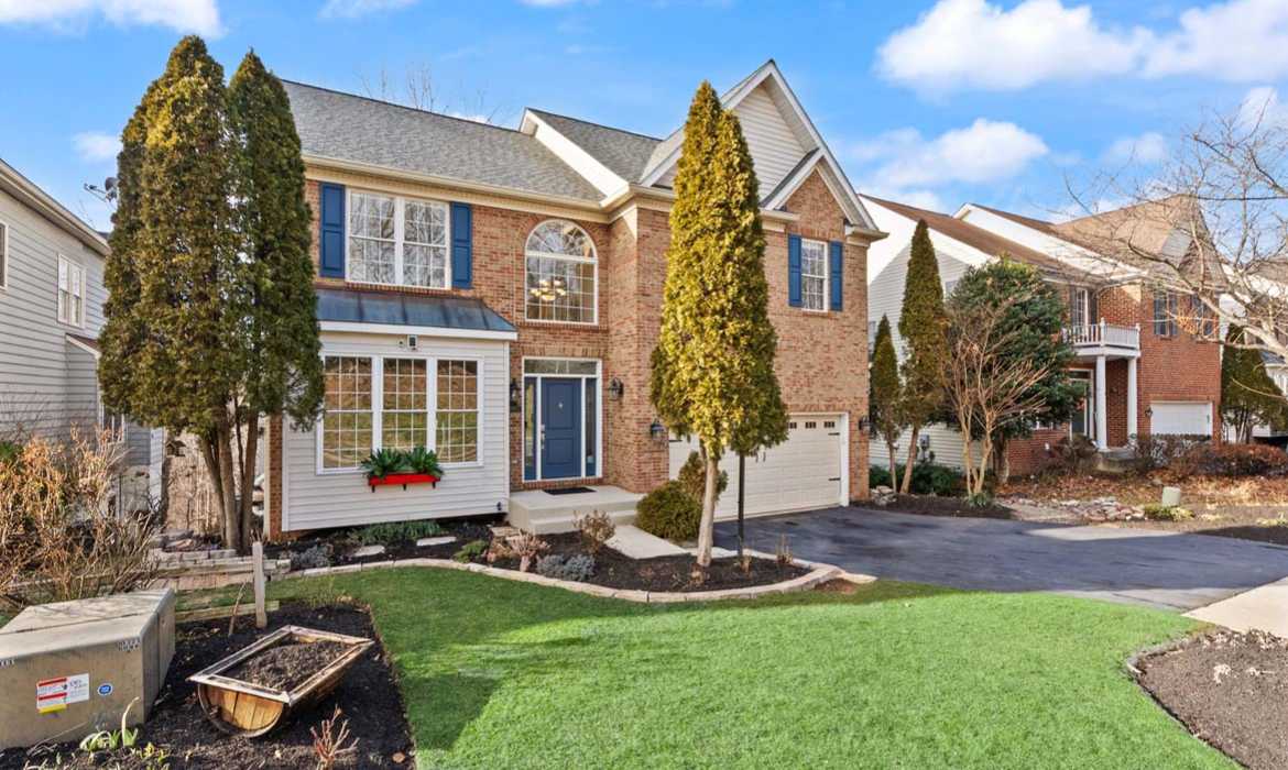 Garrell Group Top Sterling Realtor 21147 Brookside Ln web 03