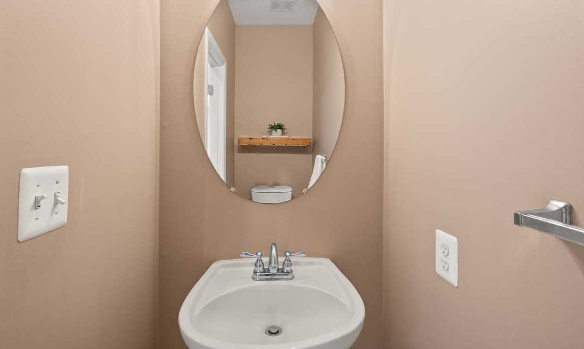 Garrell Group Top Sterling Realtor 21147 Brookside Ln web 18