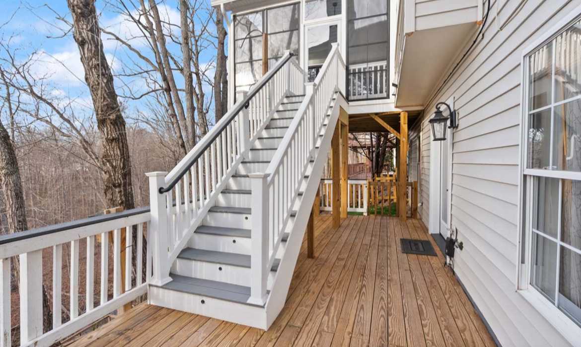 Garrell Group Top Sterling Realtor 21147 Brookside Ln web 44