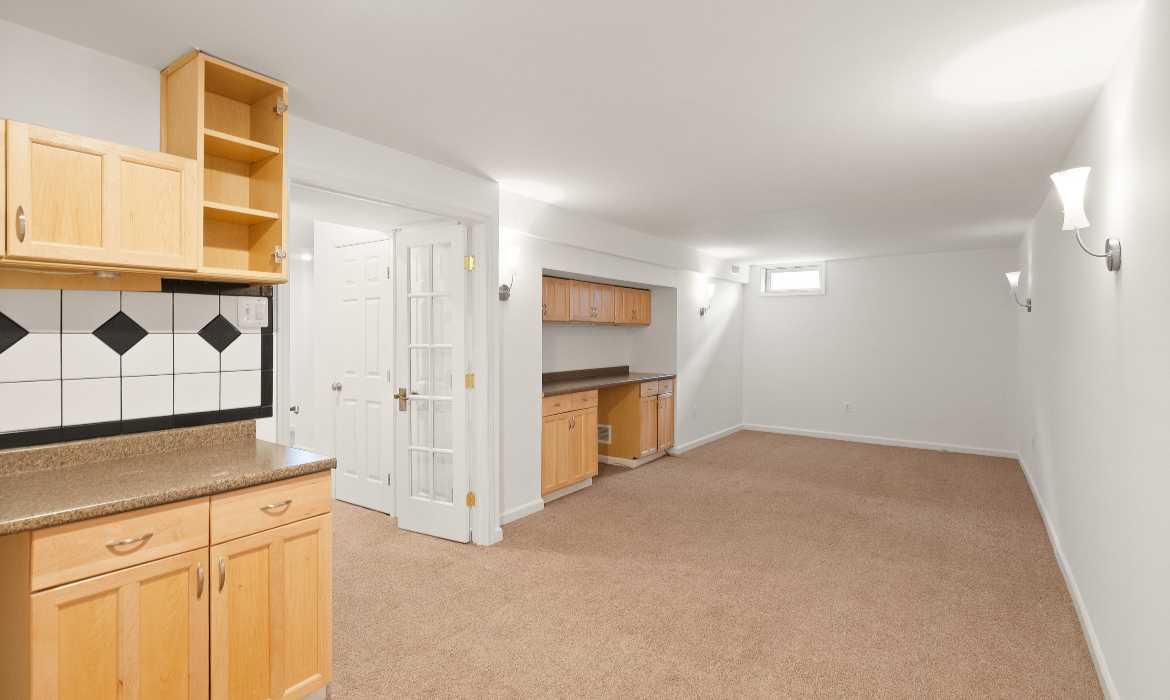 Garrell Group Top Ashburn Realtor 20504 Deerwatch Pl web 36