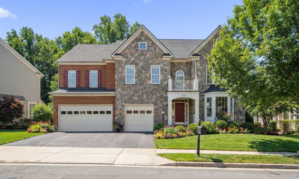 Garrell Group Top Lansdowne Realtor 19219 Burnt Bridge Dr web 03