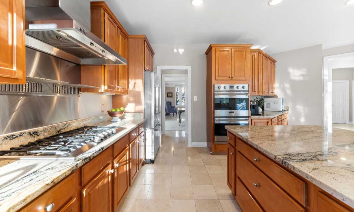 Garrell Group Top Lansdowne Realtor 19219 Burnt Bridge Dr web 14