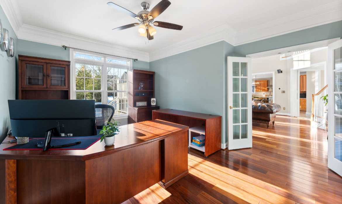 Garrell Group Top Lansdowne Realtor 19219 Burnt Bridge Dr web 16