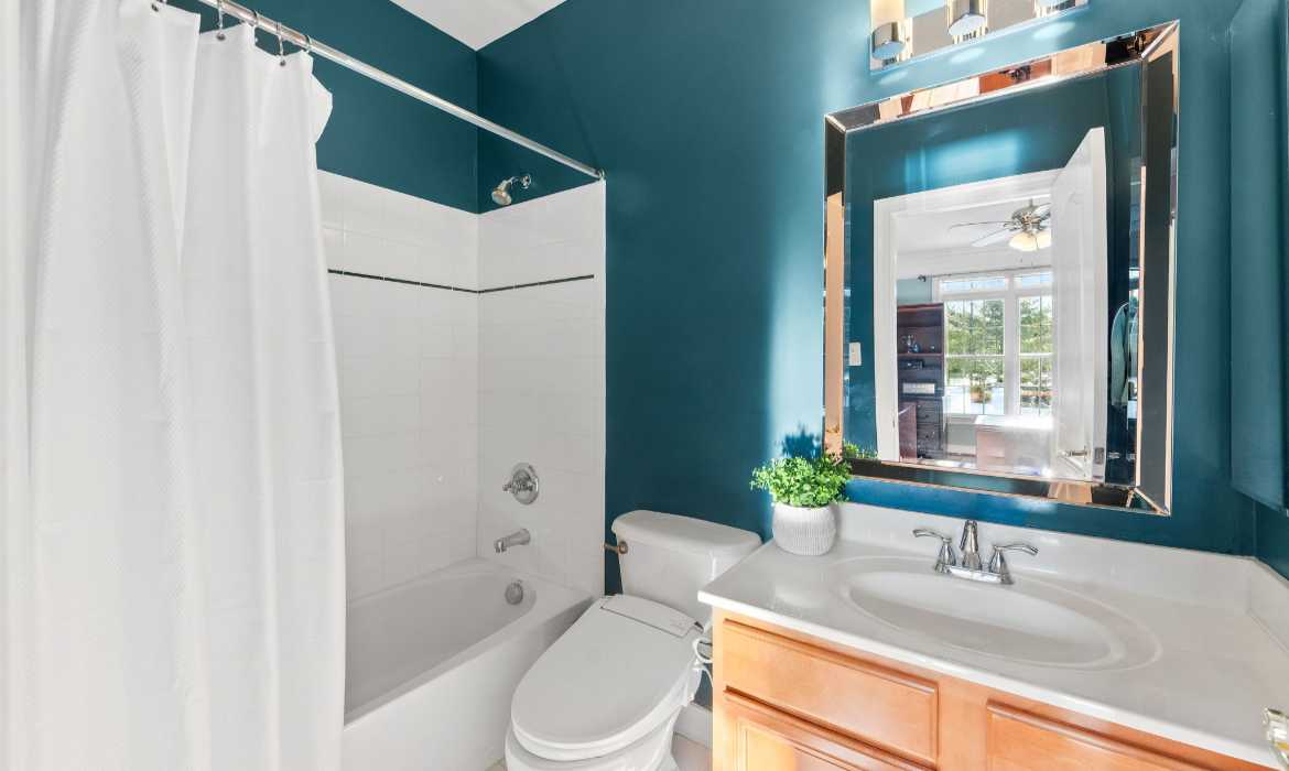 Garrell Group Top Lansdowne Realtor 19219 Burnt Bridge Dr web 17