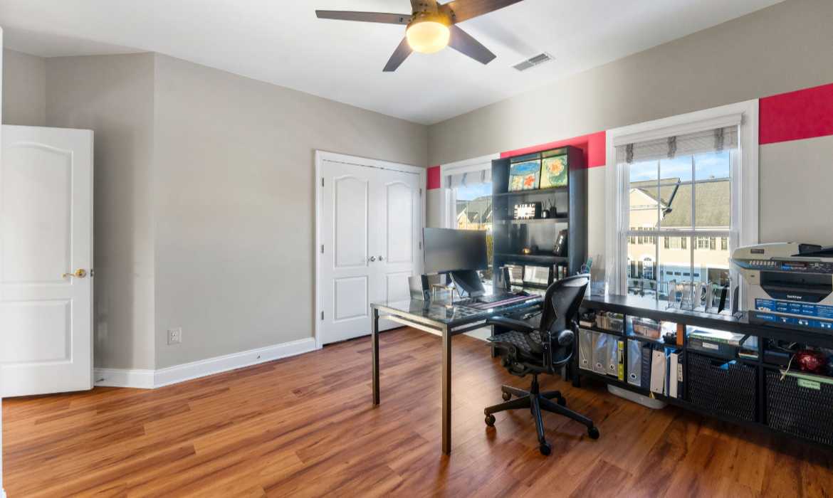 Garrell Group Top Lansdowne Realtor 19219 Burnt Bridge Dr web 28