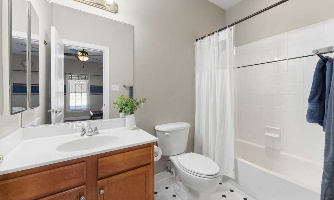 Garrell Group Top Lansdowne Realtor 19219 Burnt Bridge Dr web 31