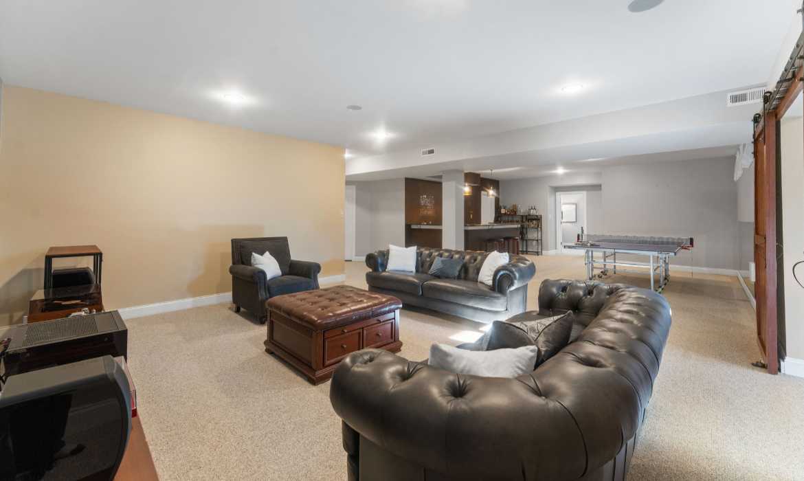 Garrell Group Top Lansdowne Realtor 19219 Burnt Bridge Dr web 35