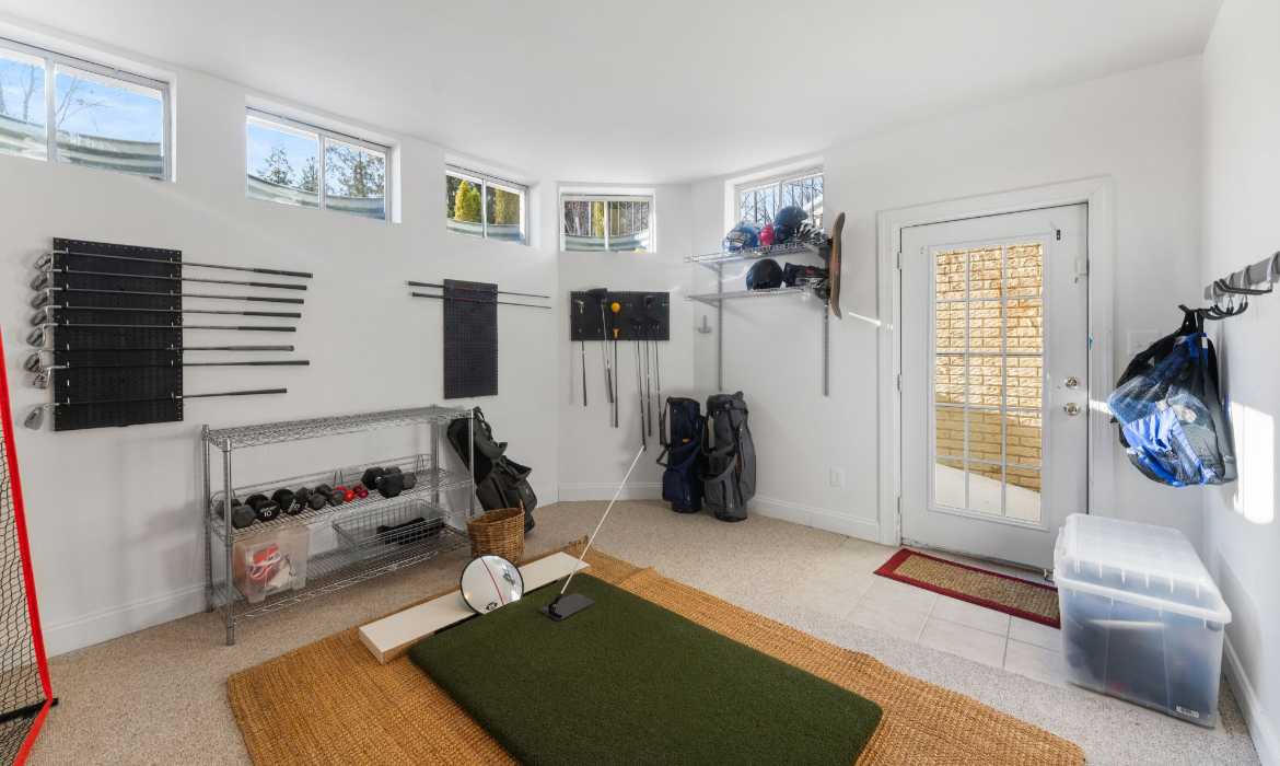 Garrell Group Top Lansdowne Realtor 19219 Burnt Bridge Dr web 39