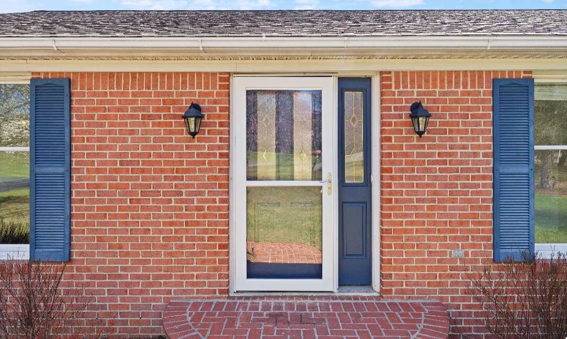 Garrell Group Top Leesburg Realtor 13840 Barnhouse Pl web 03