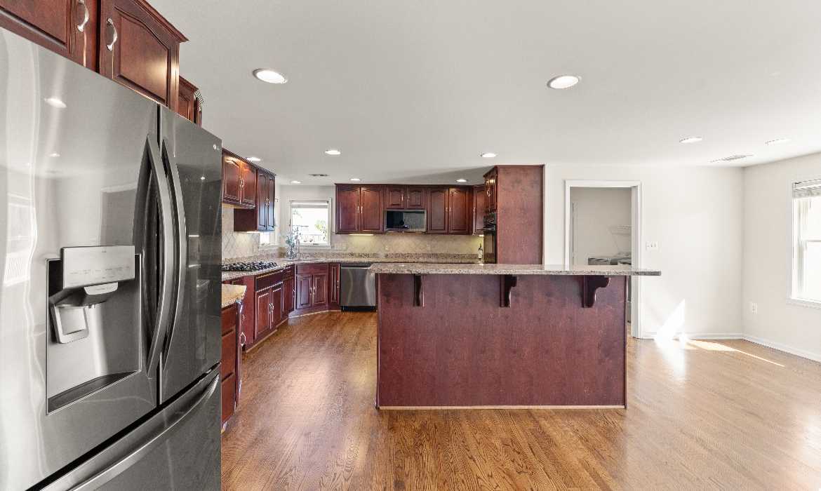 Garrell Group Top Leesburg Realtor 13840 Barnhouse Pl web 06