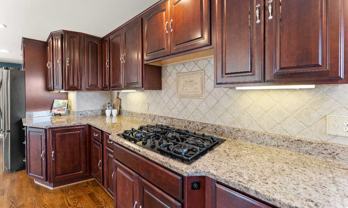 Garrell Group Top Leesburg Realtor 13840 Barnhouse Pl web 07