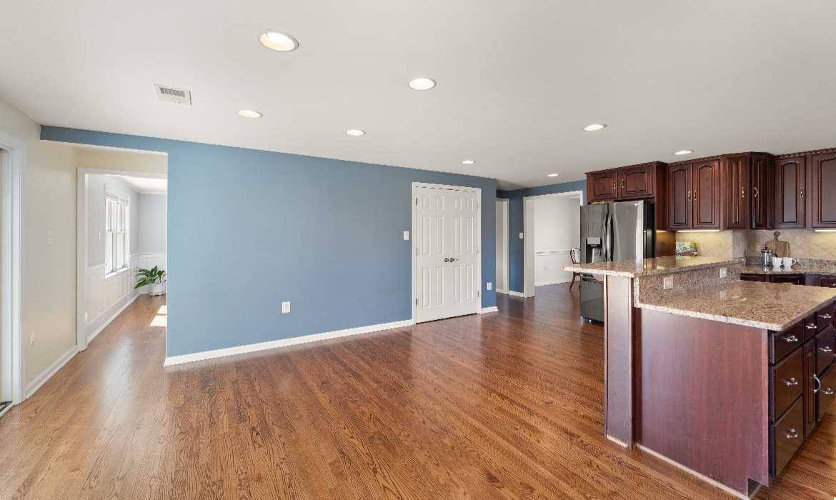 Garrell Group Top Leesburg Realtor 13840 Barnhouse Pl web 09