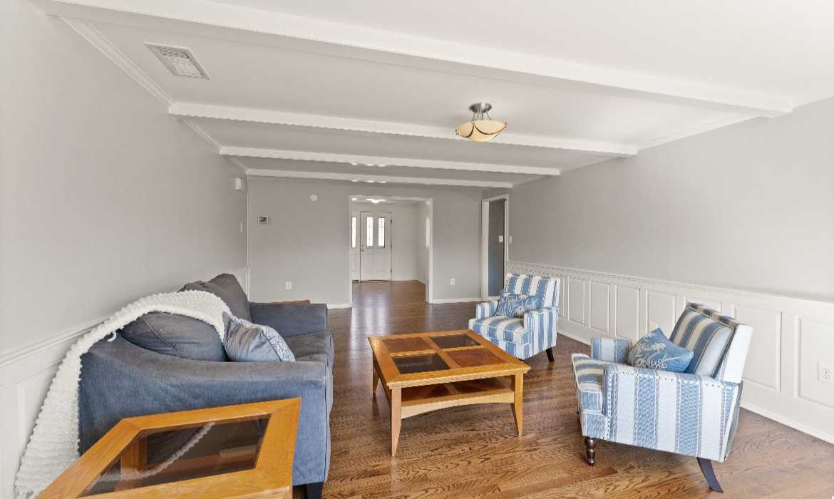 Garrell Group Top Leesburg Realtor 13840 Barnhouse Pl web 10