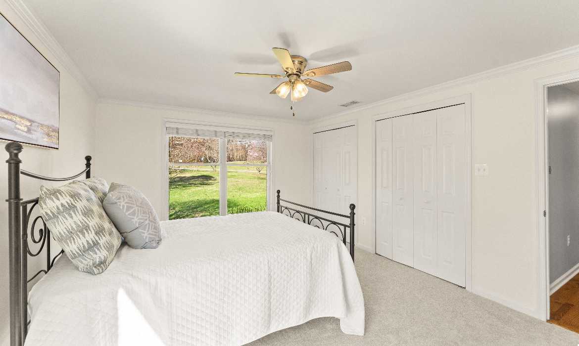 Garrell Group Top Leesburg Realtor 13840 Barnhouse Pl web 13