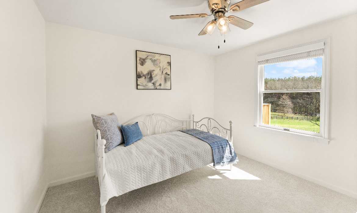 Garrell Group Top Leesburg Realtor 13840 Barnhouse Pl web 17