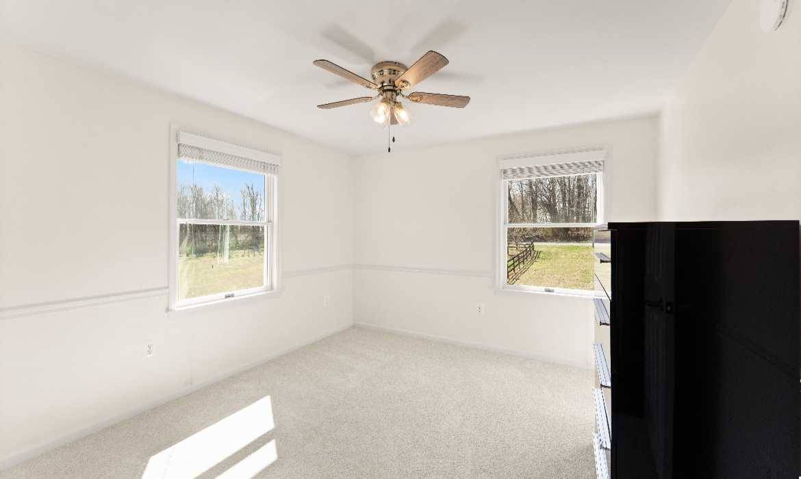 Garrell Group Top Leesburg Realtor 13840 Barnhouse Pl web 18