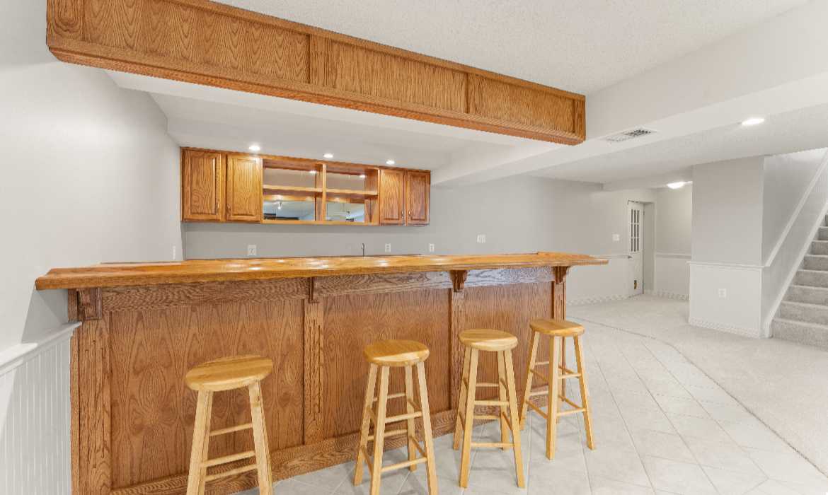 Garrell Group Top Leesburg Realtor 13840 Barnhouse Pl web 22