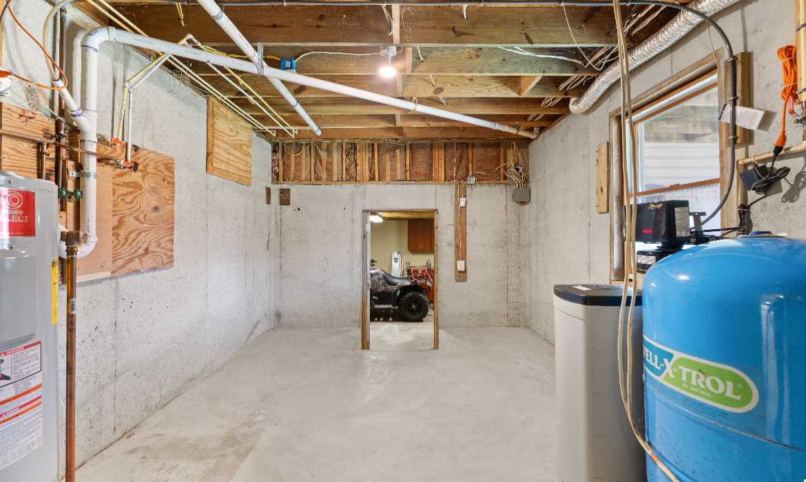 Garrell Group Top Leesburg Realtor 13840 Barnhouse Pl web 30