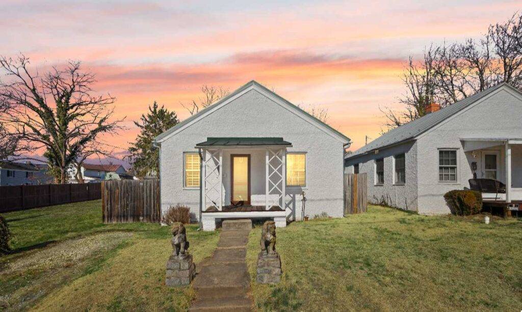 Garrell Group Top Leesburg Realtor 224 South St SE web 01