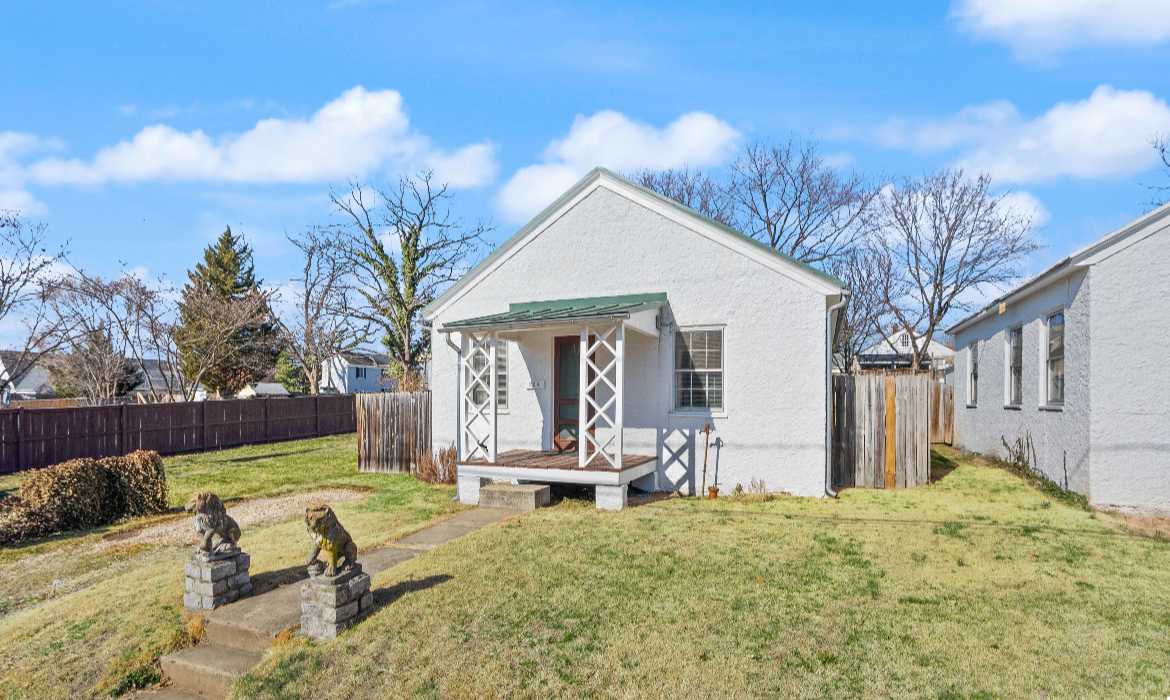 Garrell Group Top Leesburg Realtor 224 South St SE web 03