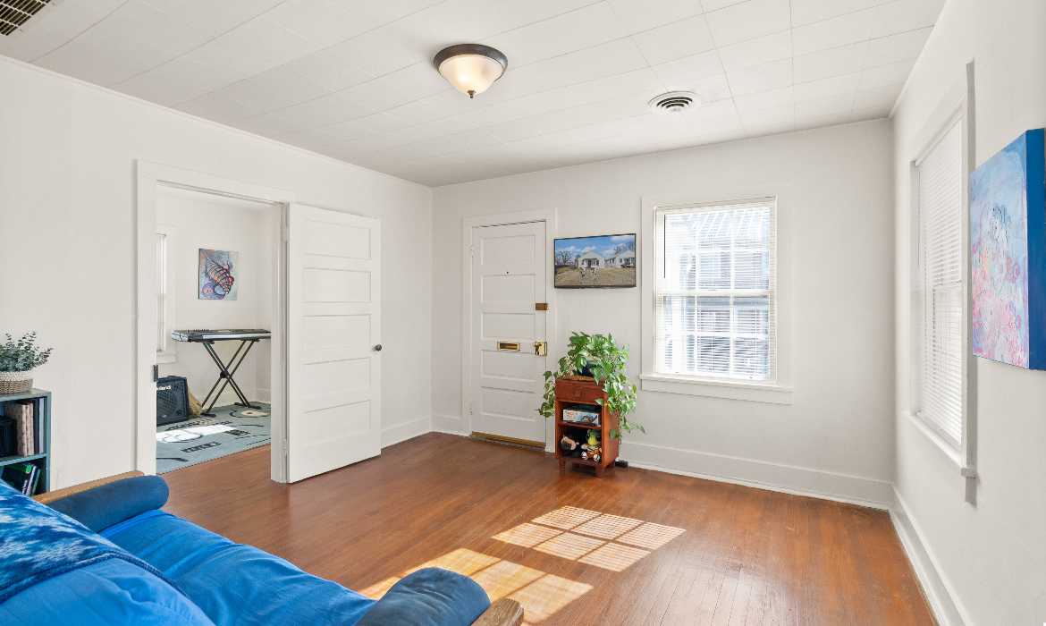 Garrell Group Top Leesburg Realtor 224 South St SE web 10