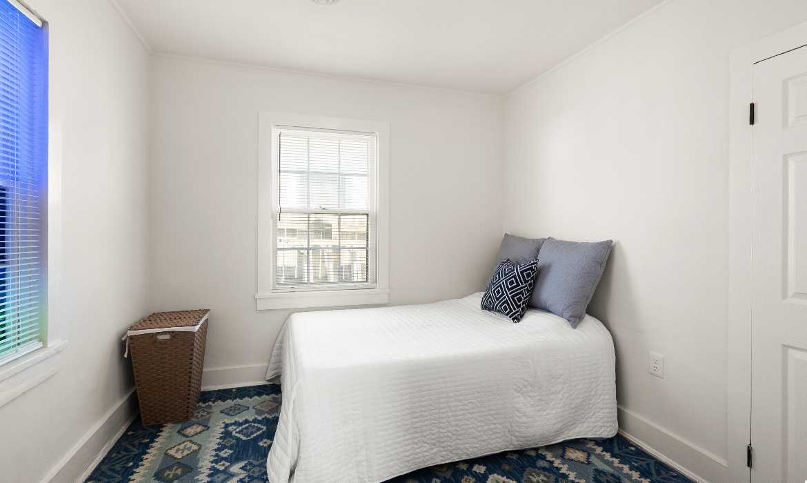 Garrell Group Top Leesburg Realtor 224 South St SE web 17