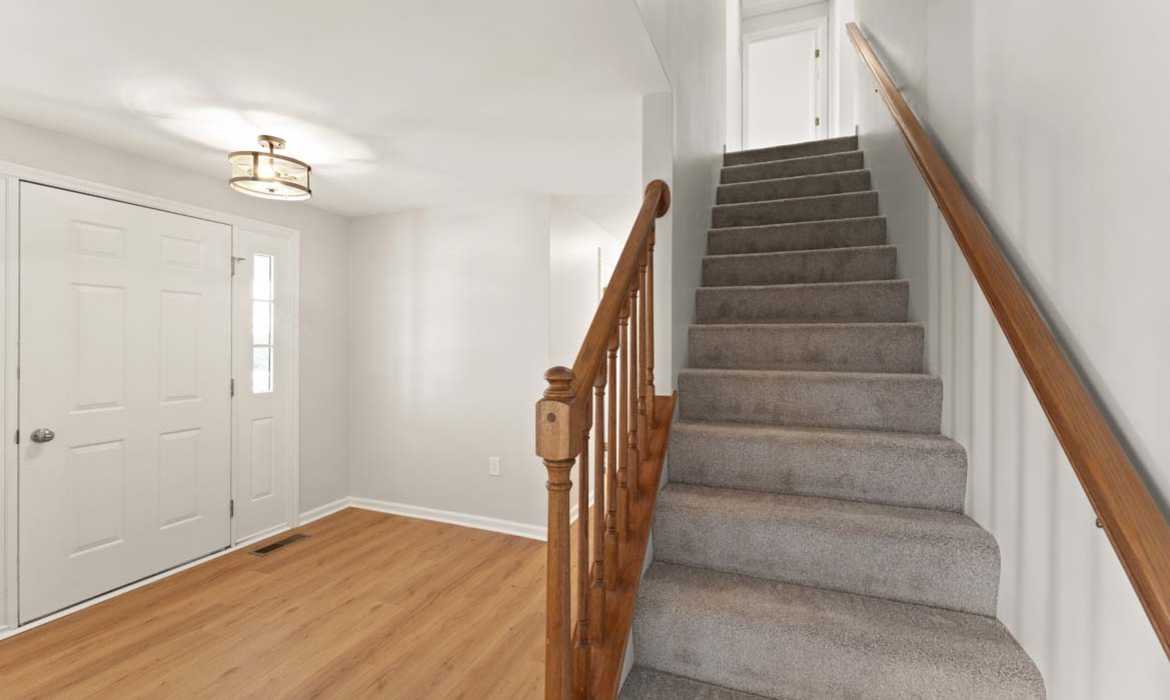 Garrell Group Top Leesburg Realtor 41780 Conklin Dr web 25