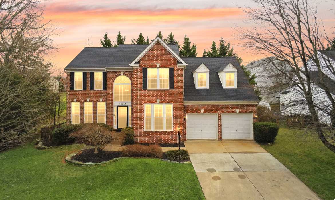 Garrell Group Top Leesburg Realtor 43229 Cavell Ct web 01