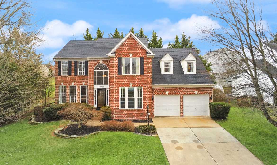 Garrell Group Top Leesburg Realtor 43229 Cavell Ct web 02