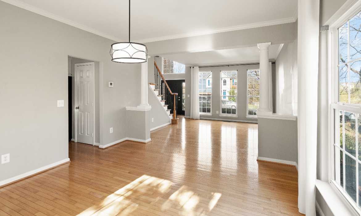 Garrell Group Top Leesburg Realtor 43229 Cavell Ct web 12