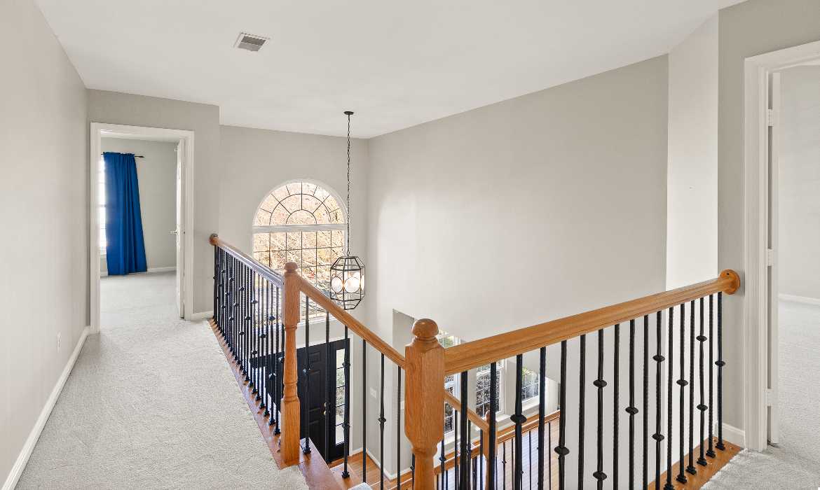 Garrell Group Top Leesburg Realtor 43229 Cavell Ct web 22