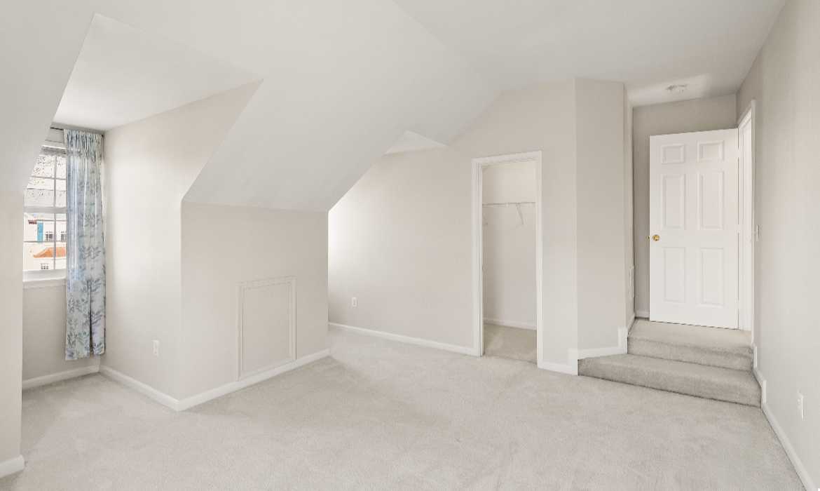 Garrell Group Top Leesburg Realtor 43229 Cavell Ct web 34