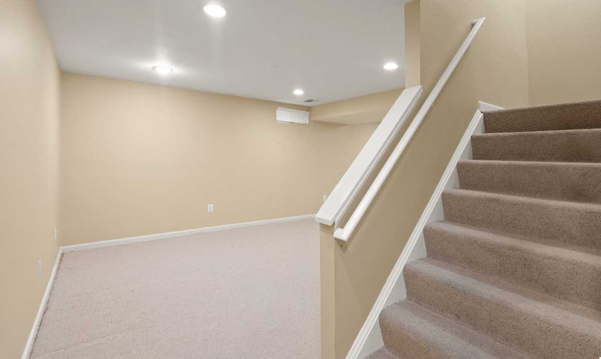 Garrell Group Top Leesburg Realtor 43229 Cavell Ct web 36