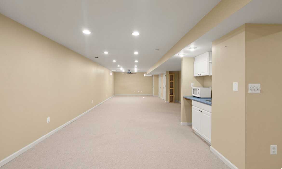 Garrell Group Top Leesburg Realtor 43229 Cavell Ct web 38