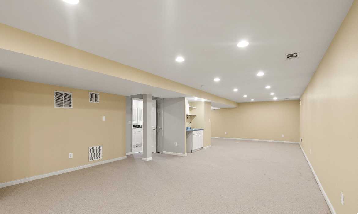 Garrell Group Top Leesburg Realtor 43229 Cavell Ct web 40